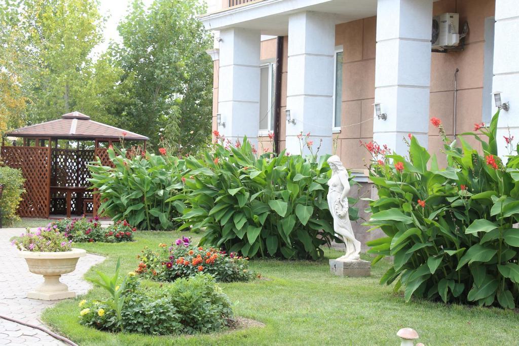 Rakhat Hotel Uralsk Luaran gambar